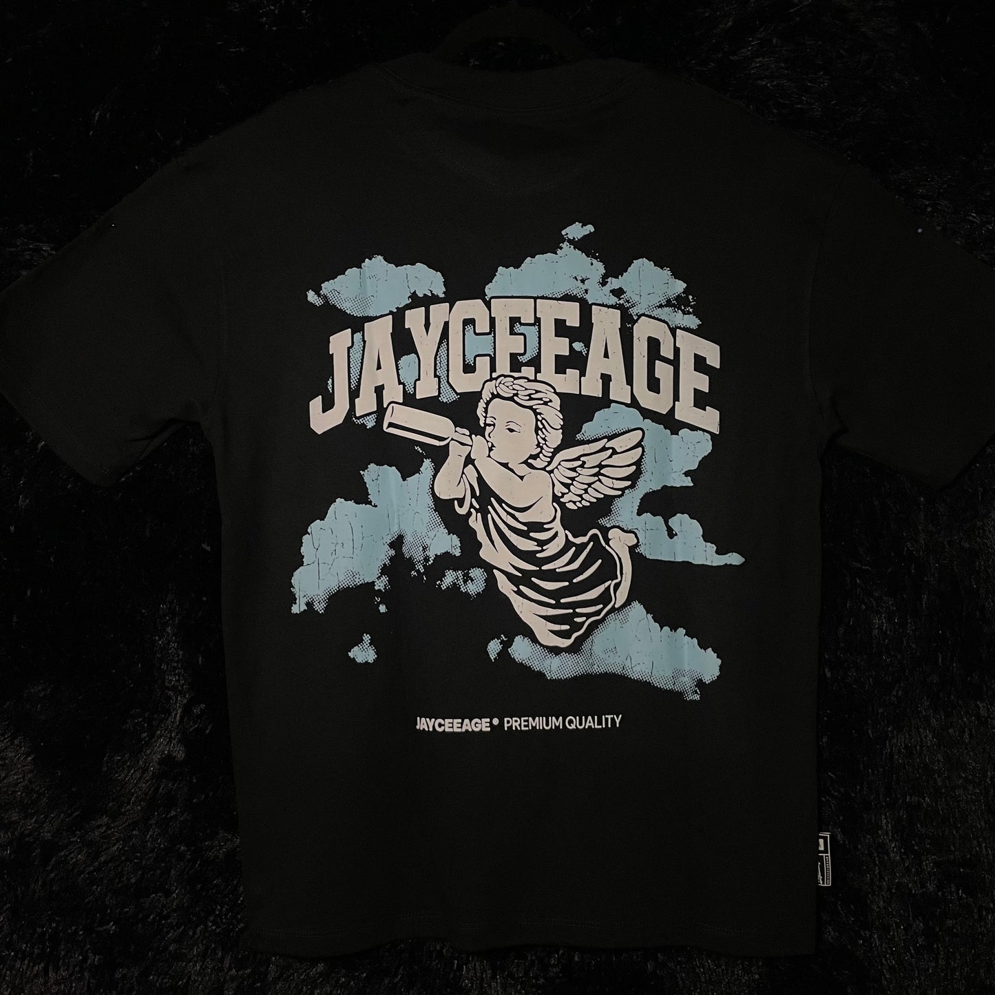 PLAYERA JAYCEEAGE ANGEL ON CLOUDS TEE