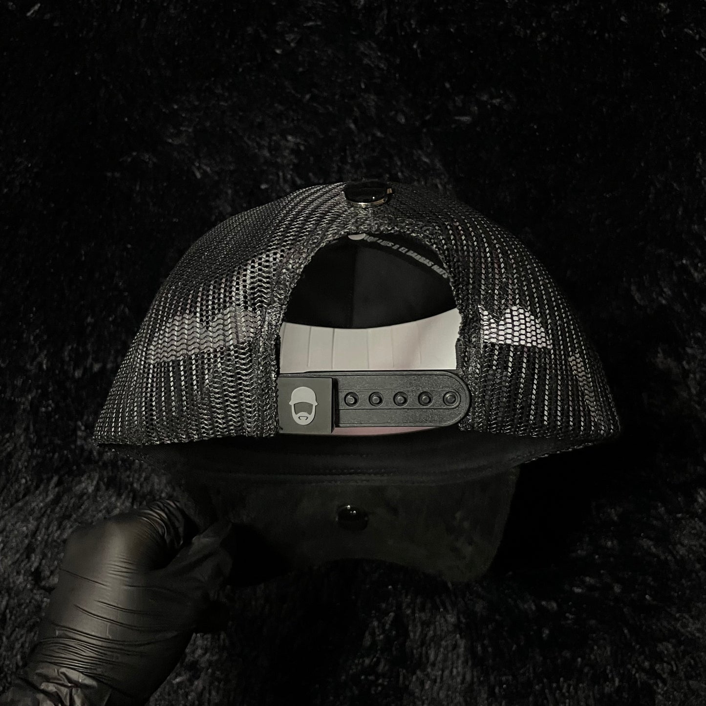 BARBAS HATS X LUIS R CONRIQUEZ SNQN