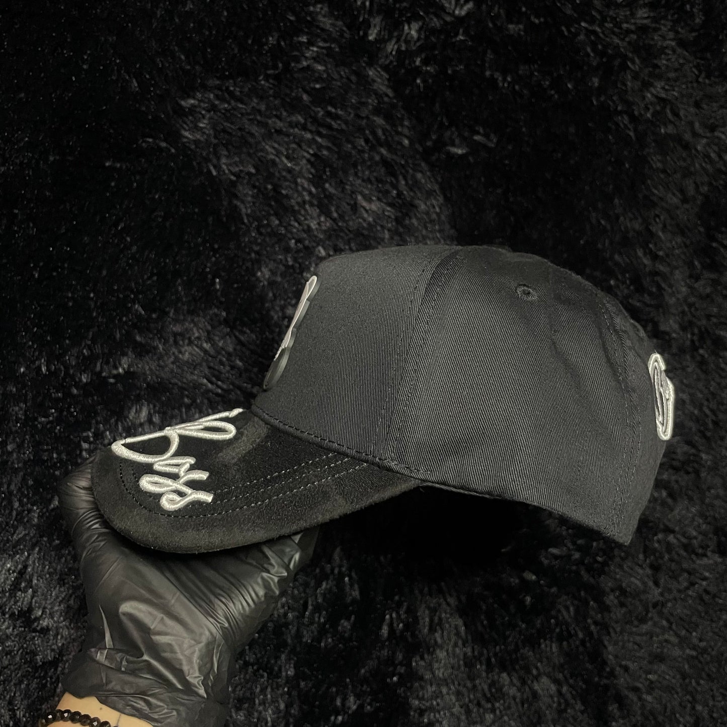 BARBAS HATS X BÁEZ “EL BOSS”
