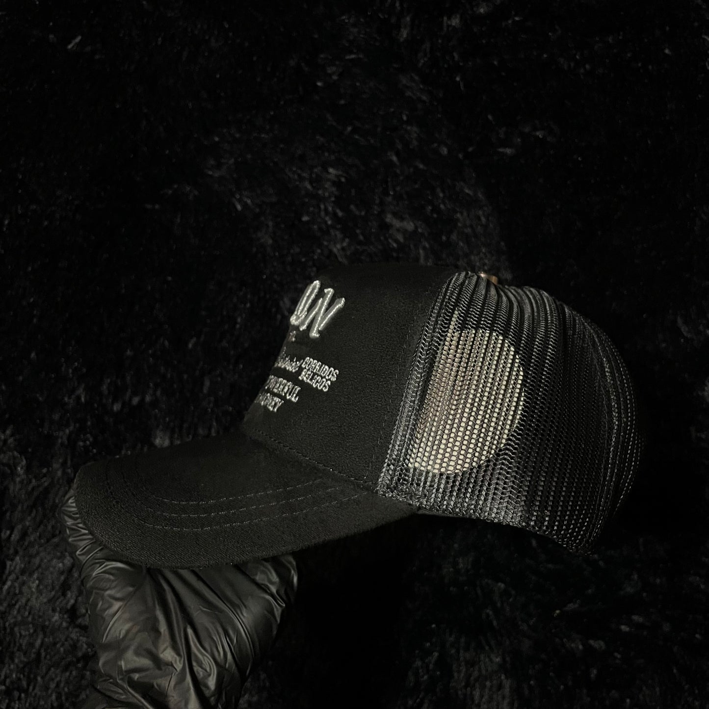 BARBAS HATS X LUIS R CONRIQUEZ SNQN