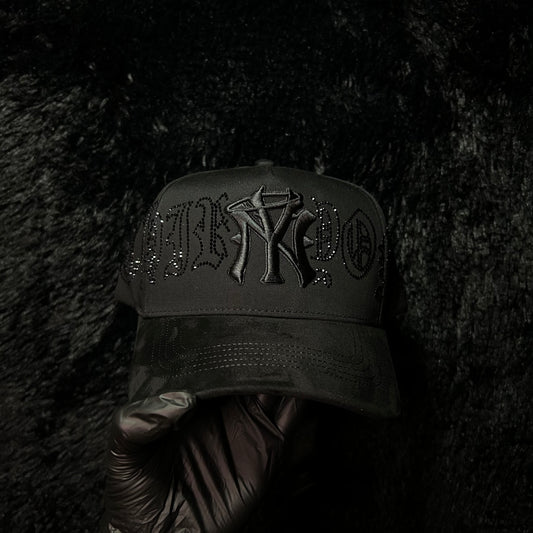 THIRTY ONE CRYSTALS BLACK