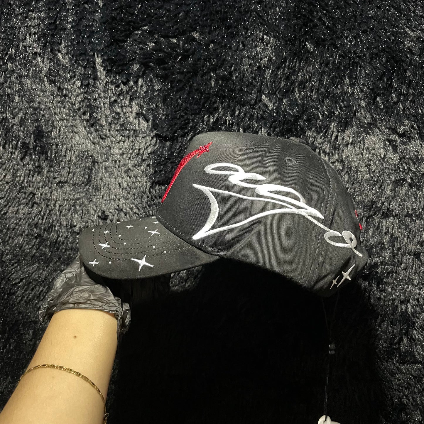 THIRTY ONE HATS X EL MAGO ROJO